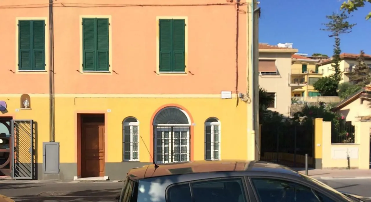 Casa Del Cardinale Apartment Santo Stefano al Mare 0*,